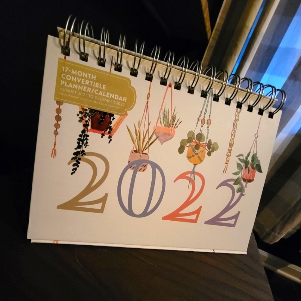 2022 17 Month Planner Convertible Calendar